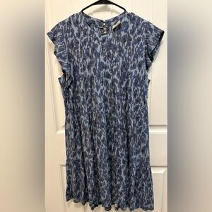 Knox Rose Blue Patterned Dress. Size Medium. Flutter sleeve.